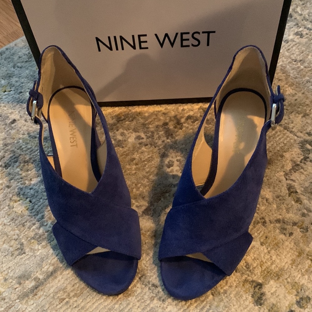 Nine West Blue Suede Shoe